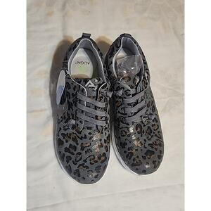 Align Velocity Shoes 8W Jaguar Print Gray Slip-On Stretch Laces Slip Resistant